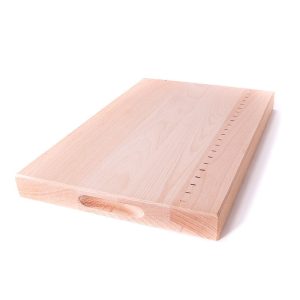 Skärbräda i bok med handtag och mått – 600x300x40mm